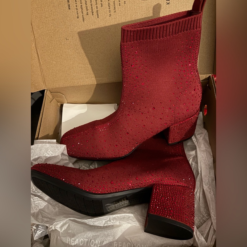 Kenneth Cole Reaction Jewel booties Red